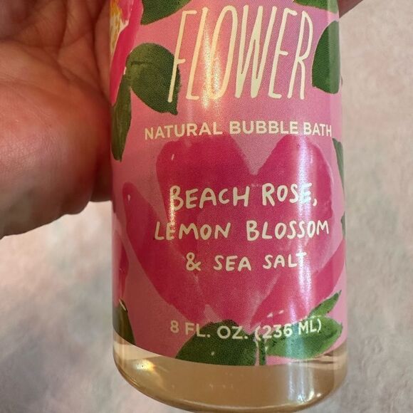 Blue Q Bubble Bath Delicate Flower Beach Rose Lemon Blossom Sea Salt - Picture 3 of 5
